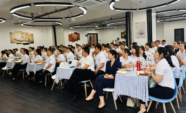 “食”刻守護，安全相伴！華逸府食品安全及營養(yǎng)健康知識專項培訓